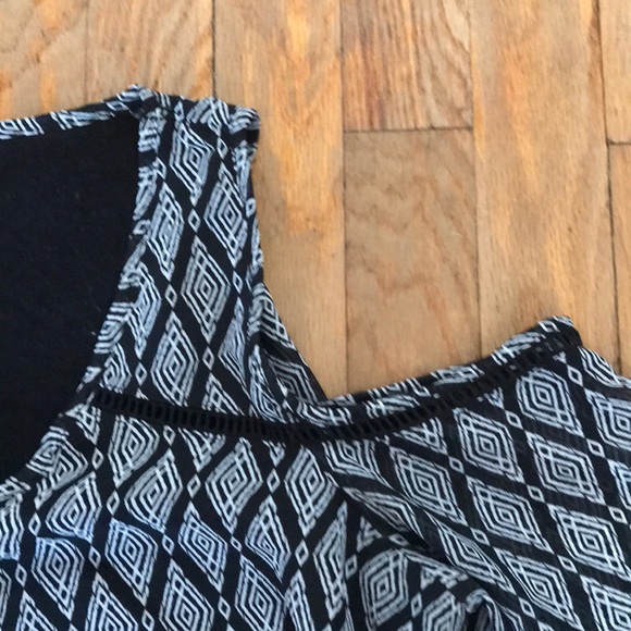 Black open shoulder top - Picture 4 of 5